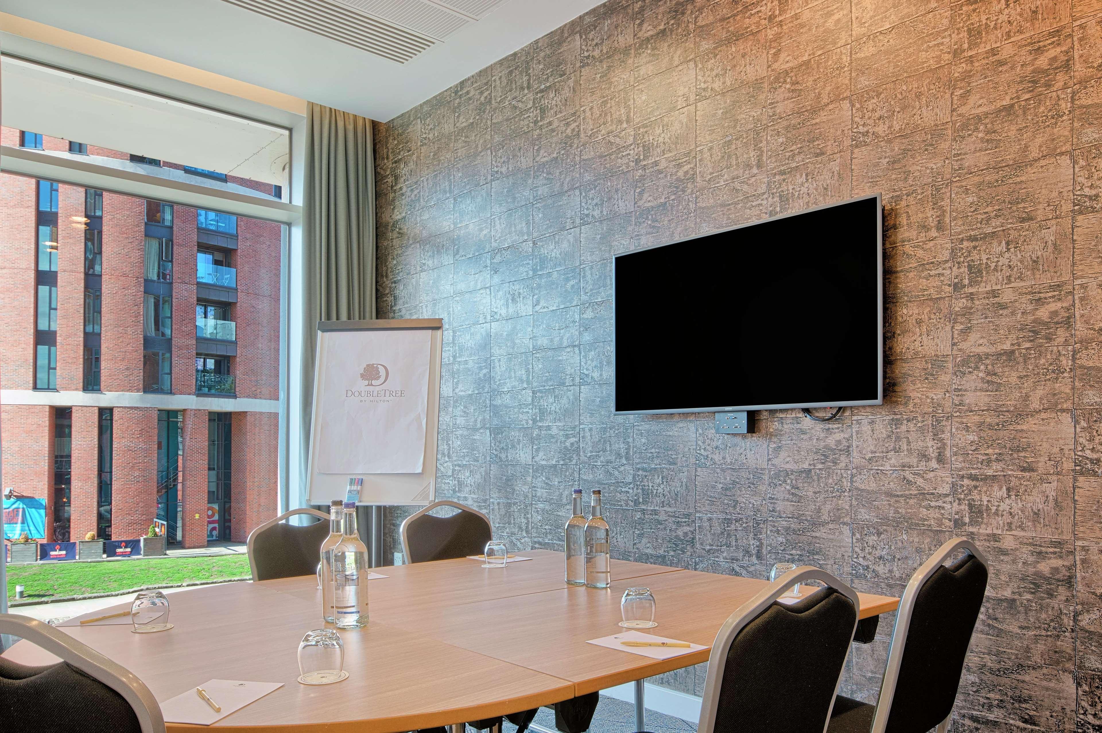 Doubletree By Hilton Leeds Hotel Leeds  Exterior photo