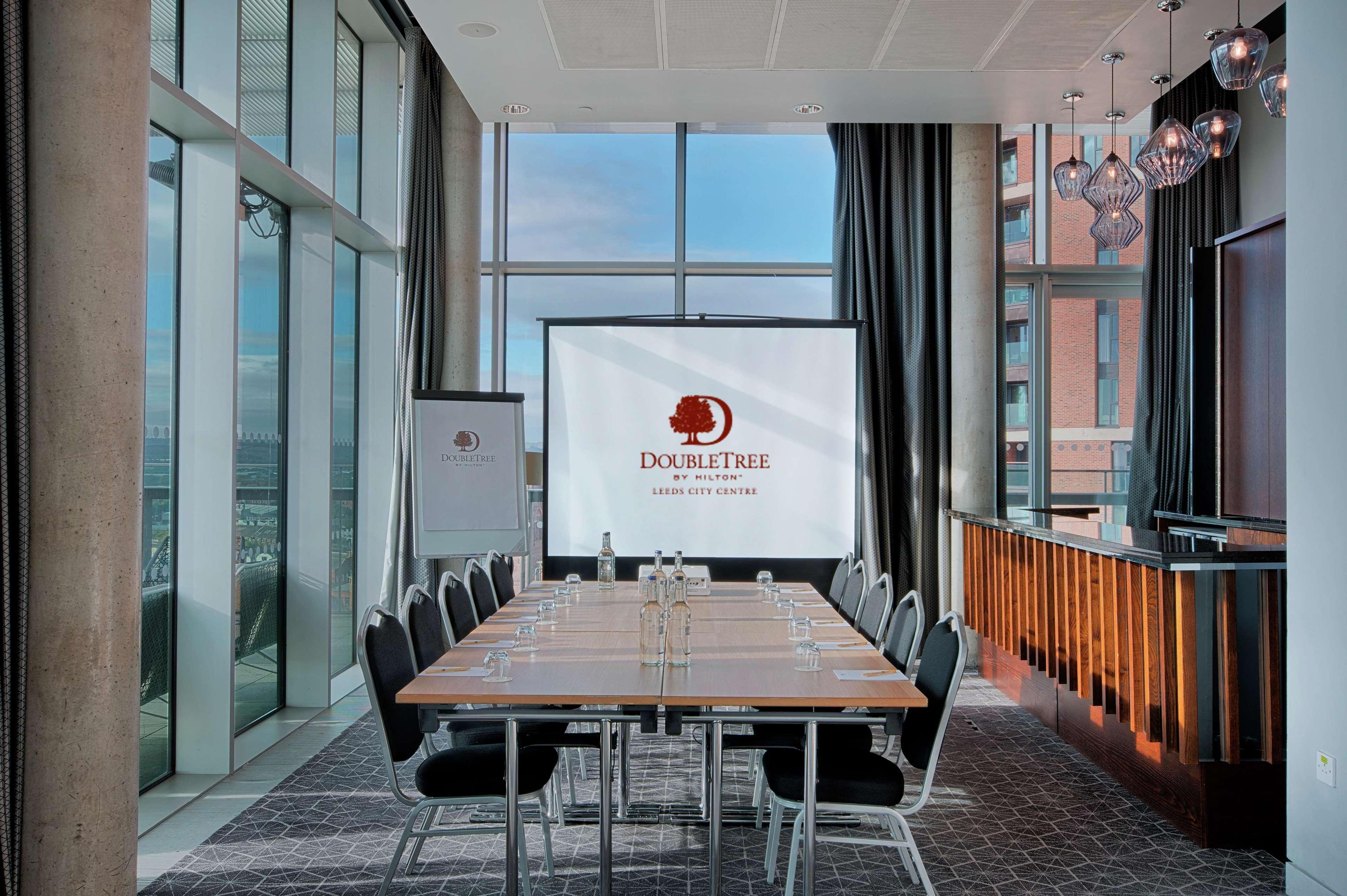 Doubletree By Hilton Leeds Hotel Leeds  Exterior photo