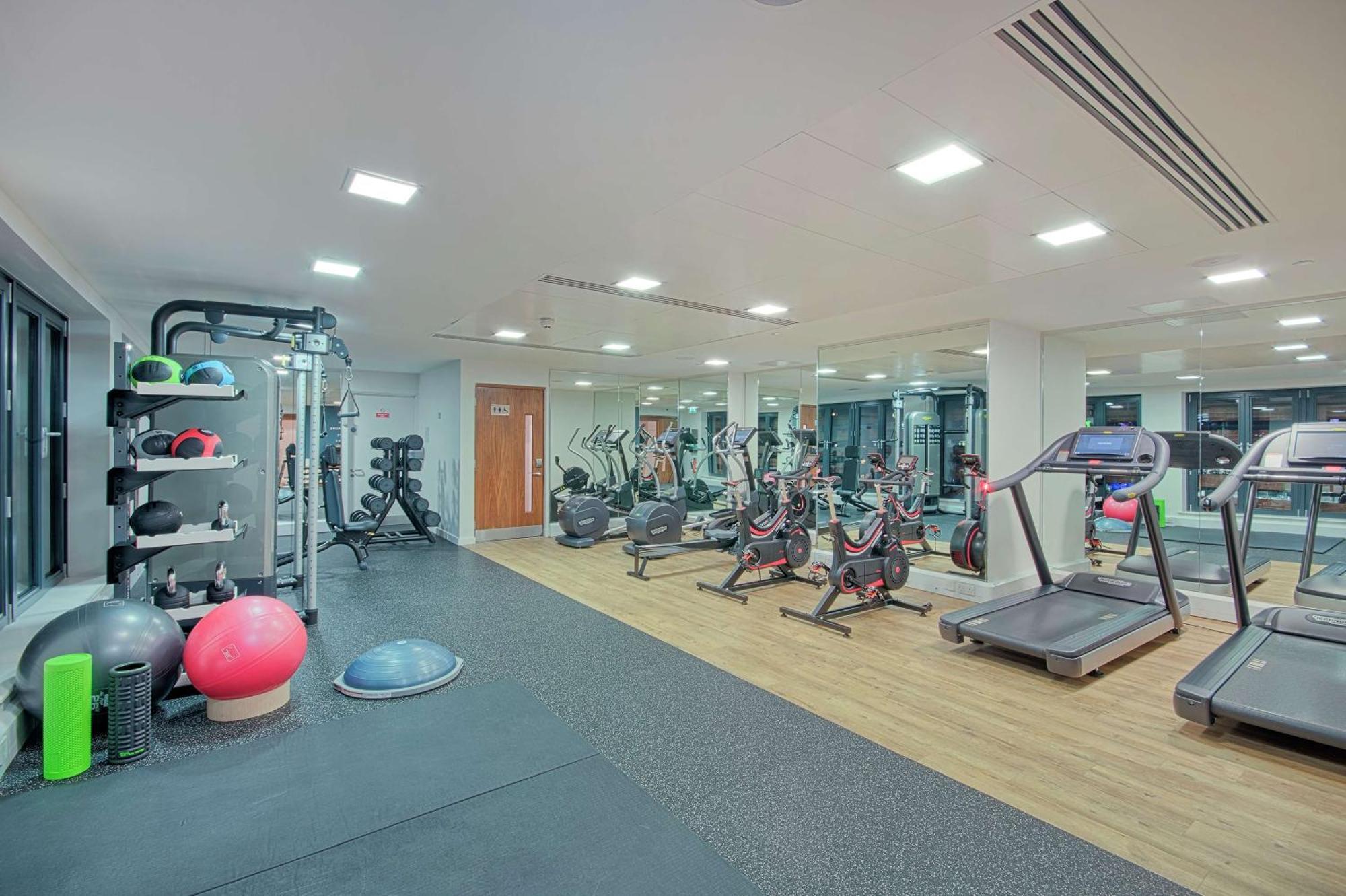 Doubletree By Hilton Leeds Hotel Leeds  Exterior photo