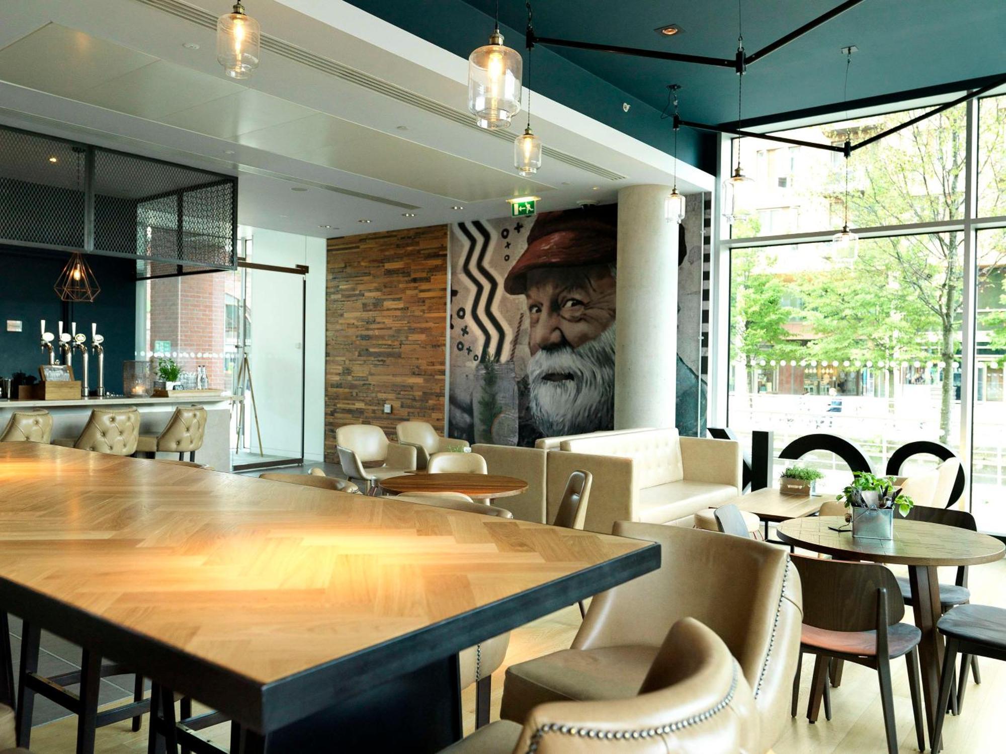 Doubletree By Hilton Leeds Hotel Leeds  Exterior photo