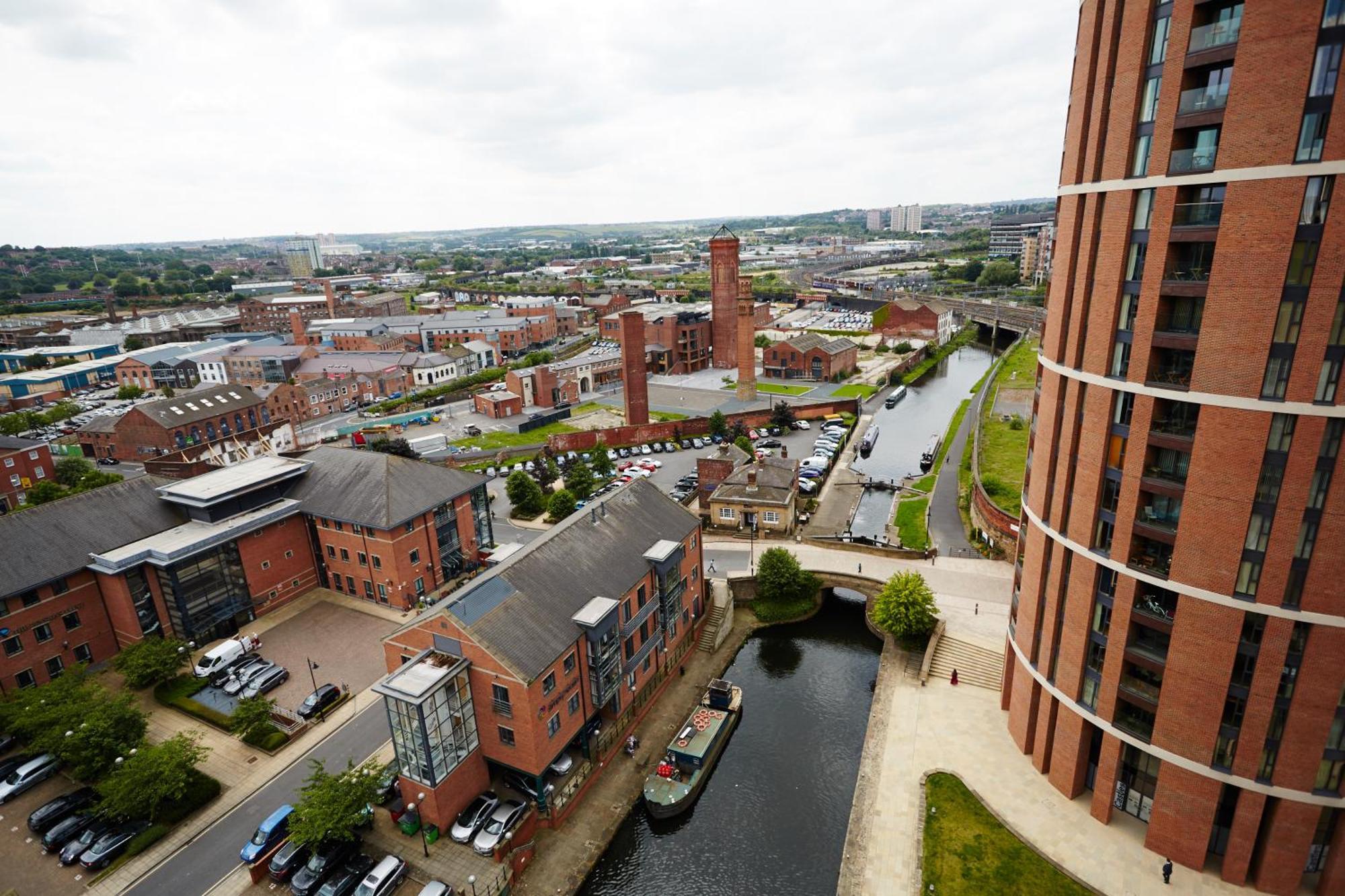 Doubletree By Hilton Leeds Hotel Leeds  Exterior photo